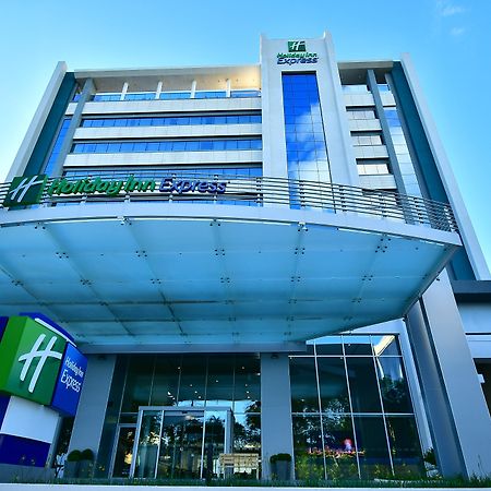 Holiday Inn Express Asuncion Aviadores , An Ihg Hotel Екстер'єр фото