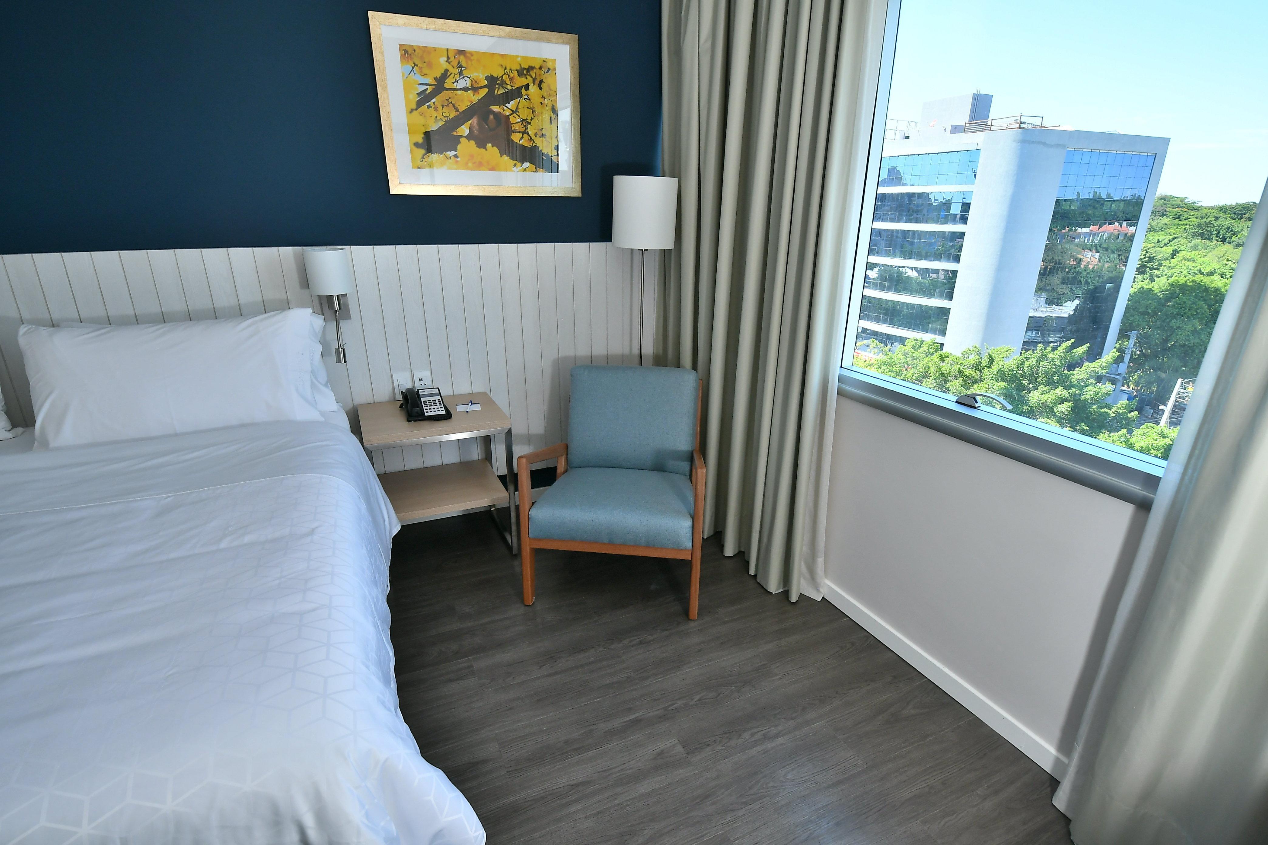 Holiday Inn Express Asuncion Aviadores By Ihg Екстер'єр фото