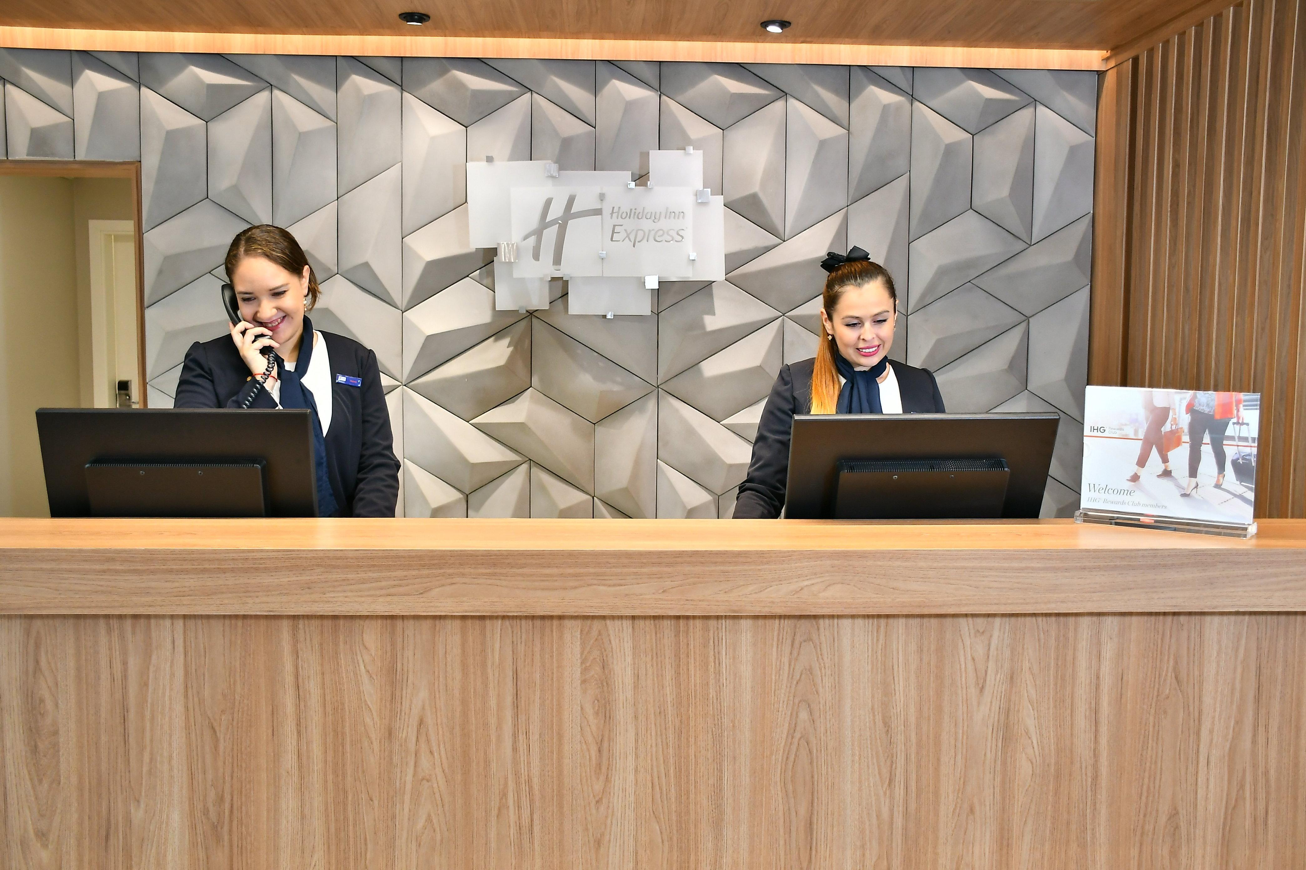 Holiday Inn Express Asuncion Aviadores By Ihg Екстер'єр фото