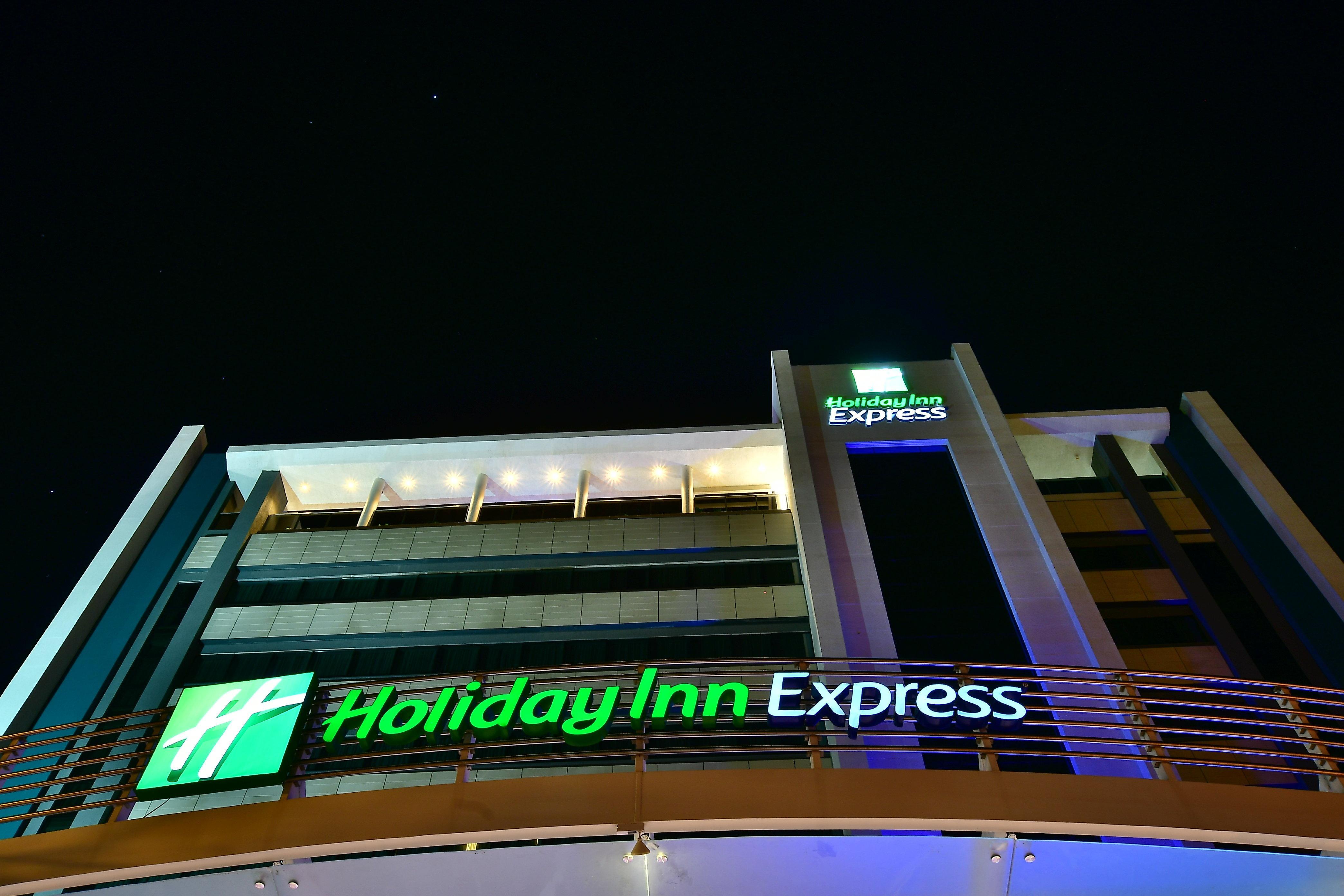 Holiday Inn Express Asuncion Aviadores , An Ihg Hotel Екстер'єр фото