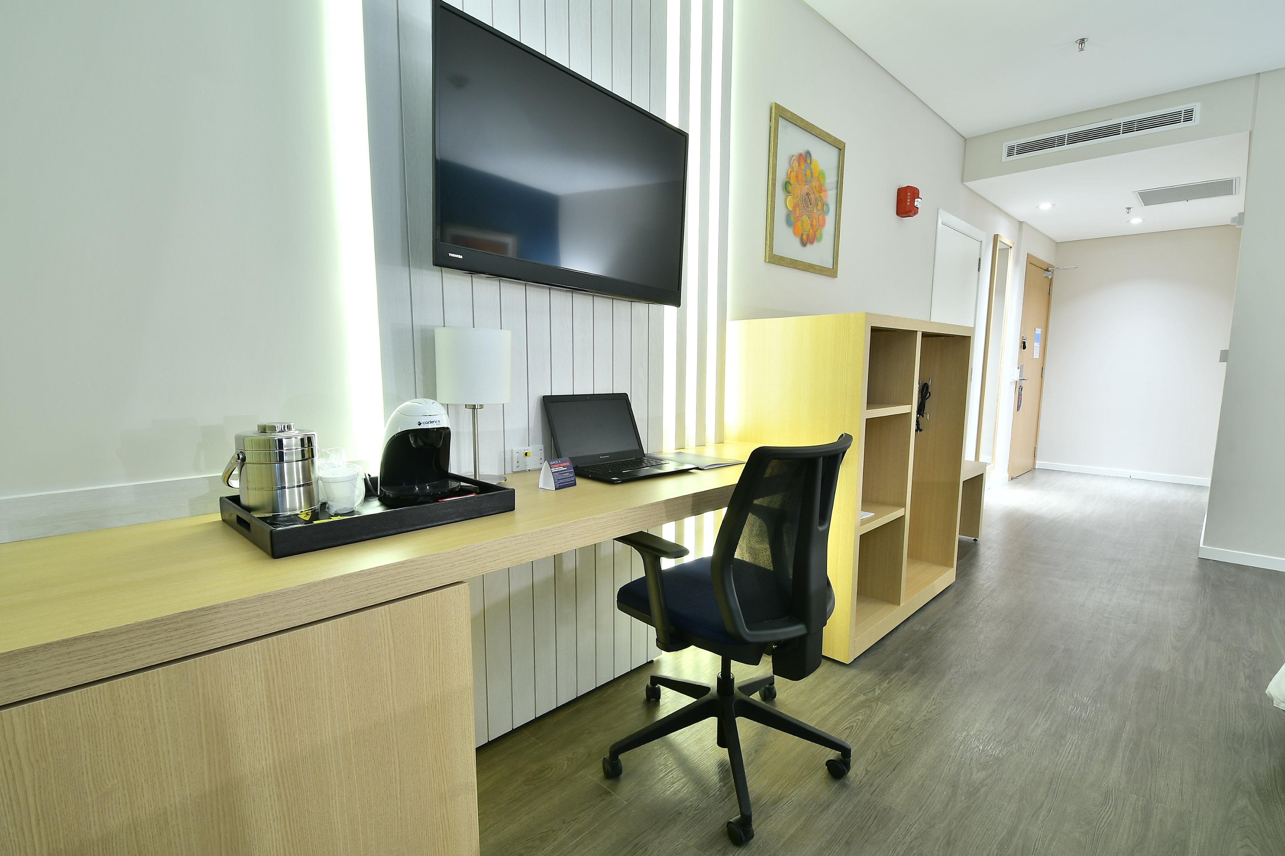 Holiday Inn Express Asuncion Aviadores , An Ihg Hotel Екстер'єр фото