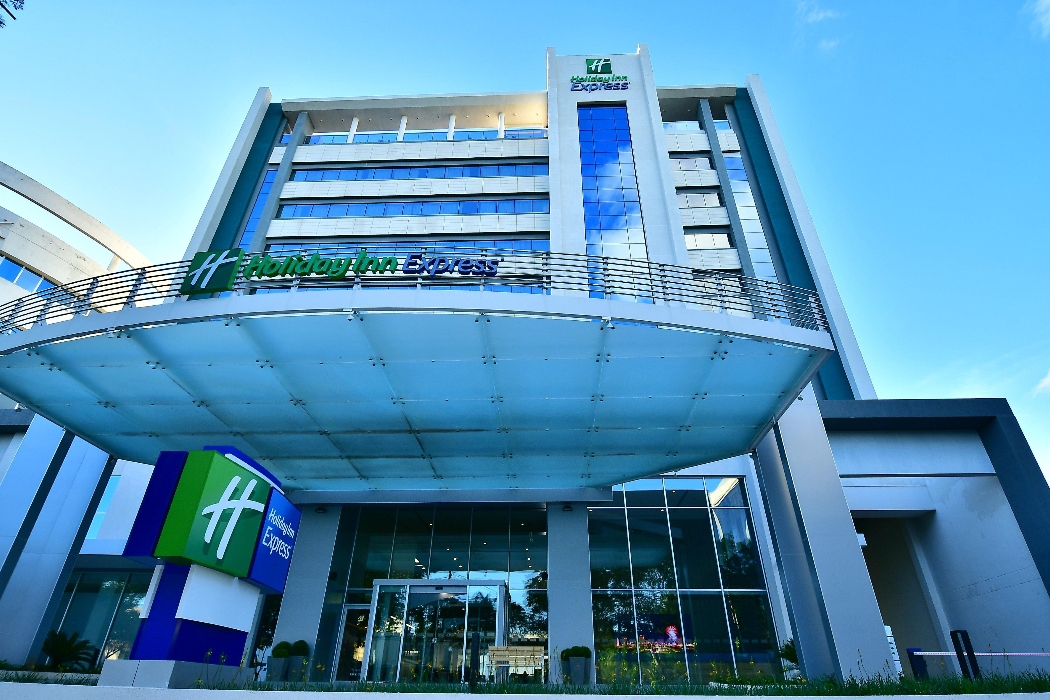 Holiday Inn Express Asuncion Aviadores , An Ihg Hotel Екстер'єр фото