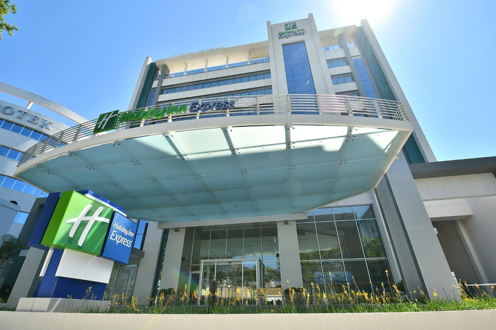 Holiday Inn Express Asuncion Aviadores , An Ihg Hotel Екстер'єр фото