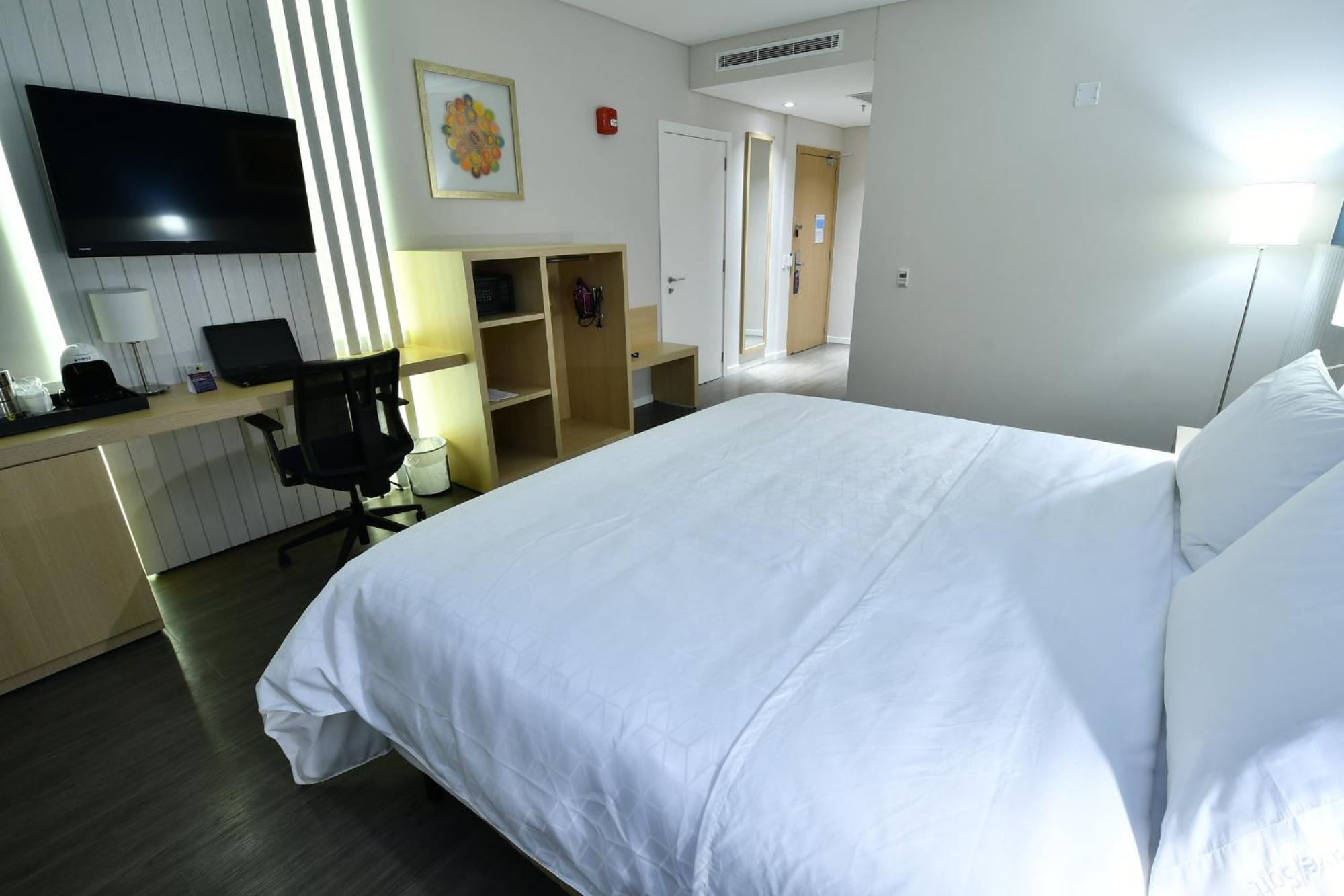Holiday Inn Express Asuncion Aviadores By Ihg Екстер'єр фото
