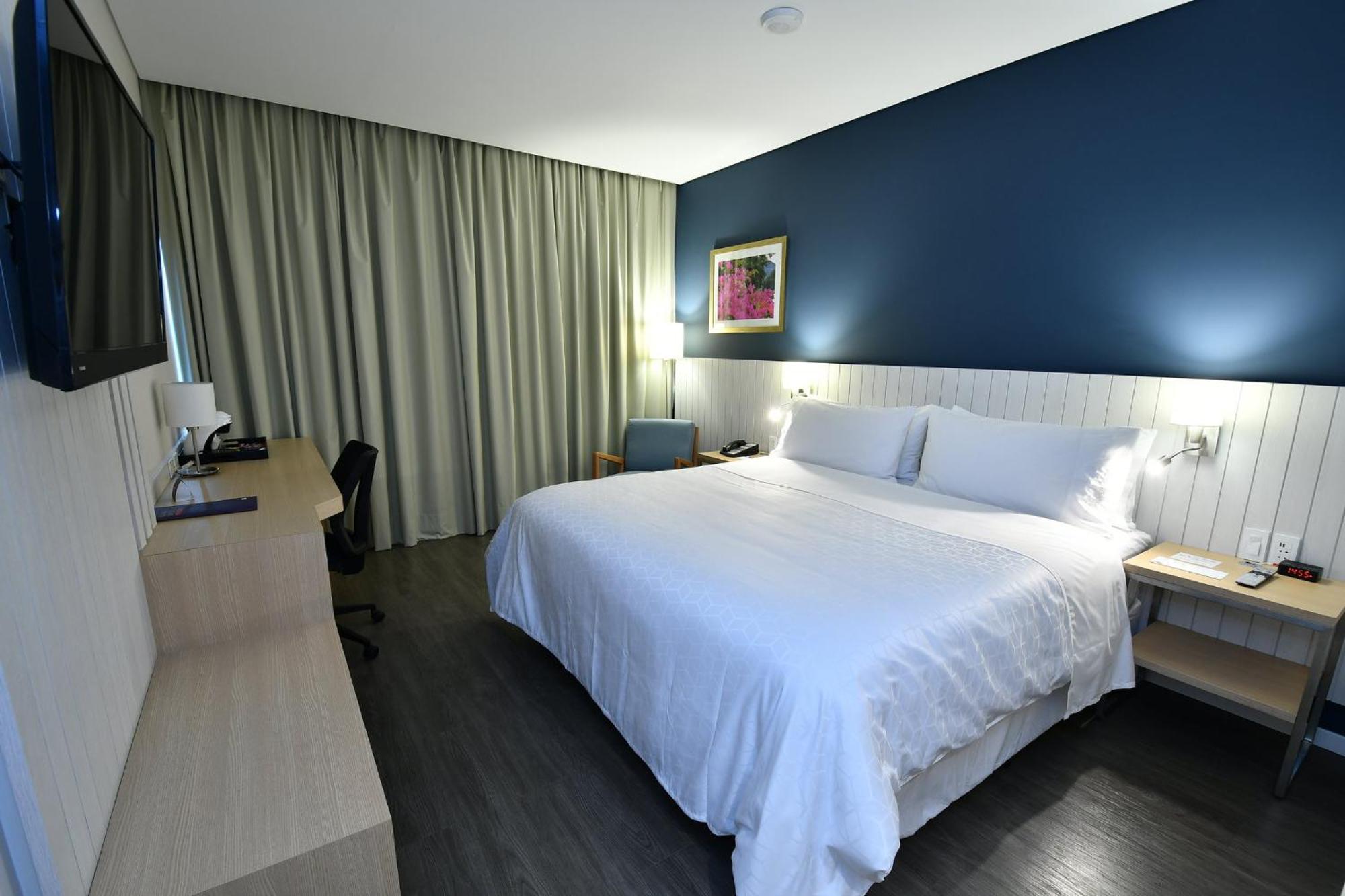 Holiday Inn Express Asuncion Aviadores , An Ihg Hotel Екстер'єр фото